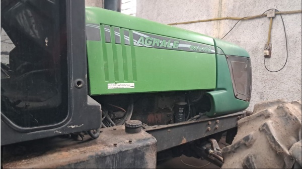 Trator Agrale BX 6150 ano 2008
