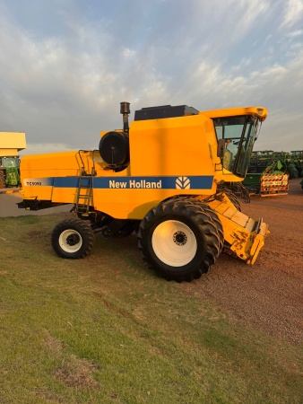 Colheitadeira New Holland TC 5090   ano 2014