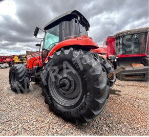 Trator Massey Ferguson MF 7415 ano 2011