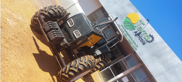 Trator Valtra BH 180 ano 2004