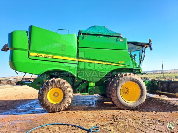 Colheitadeira John Deere S550 ano 2021