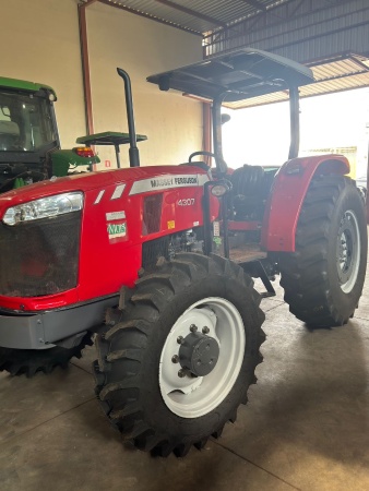 Trator Massey Ferguson 4307 ano 2020