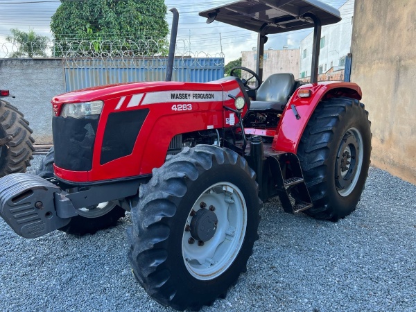 Trator Massey Ferguson MF 4283 ano 2016