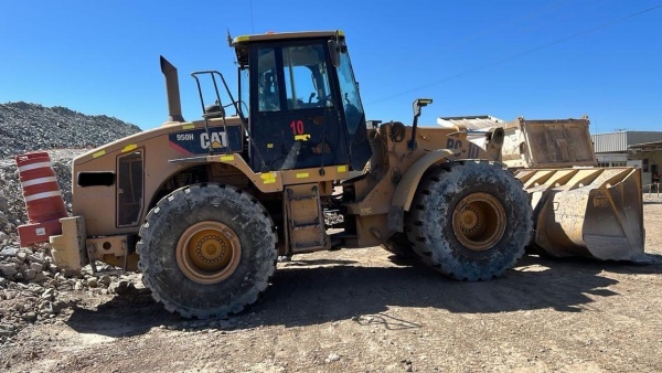 Pá Carregadeira Caterpillar 950H ano 2013 - 950H - Máquinas de Linha Amarela
