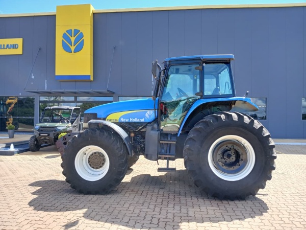Trator New Holland TM 7020 ano 2012 - TM 7020 - Máquinas Agrícolas