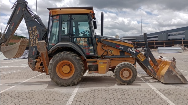 Retroescavadeira John Deere 310L ano 2020