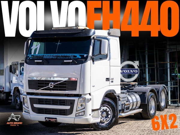Caminhão Volvo FH 440 ano 2011