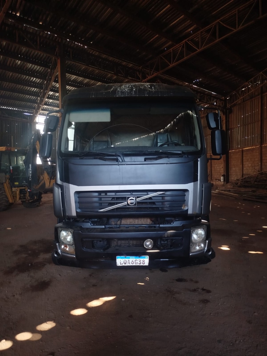 Caminhão Volvo vm 260 ano 2011