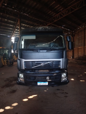 Caminhão Volvo vm 260 ano 2011