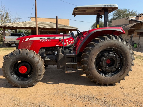 Trator Massey Ferguson MF4292HD ano 2016