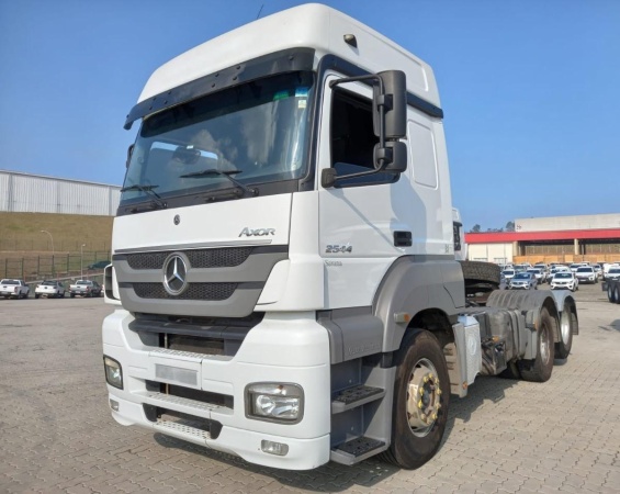 Caminhão Mercedes Benz Axor 2544 ano 2022