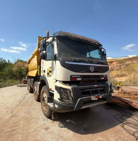Caminhão Volvo FMX 500
