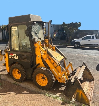 Mini Retroescavadeira JCB 1CX ano 2011
