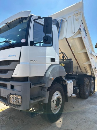 Caminhão Mercedes Benz AXOR 4144 ano 2014