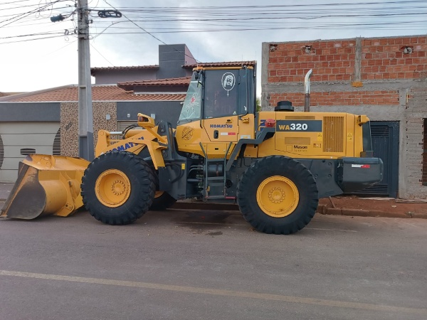 Pá Carregadeira Komatsu WA320 ano 2021
