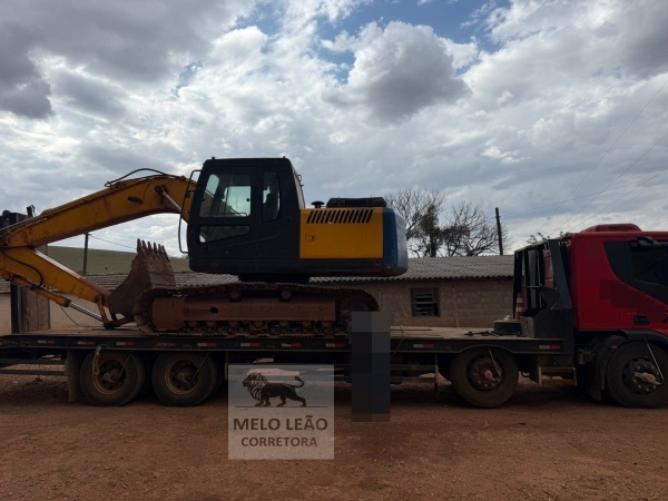 Escavadeira Hyundai R160 LC-7 ano 2011