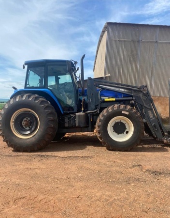 Trator New Holland TM 180 ano 2008