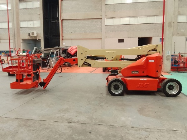 Plataforma JLG E 450AJ ano 2008