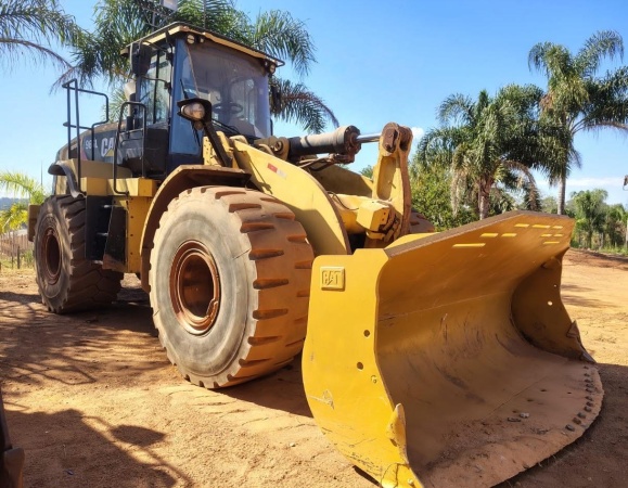 Pá Carregadeira Caterpillar 966L ano 2018