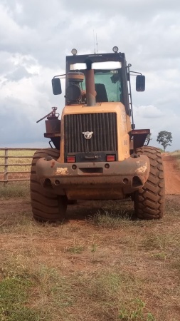Pá Carregadeira Case 621E ano 2018