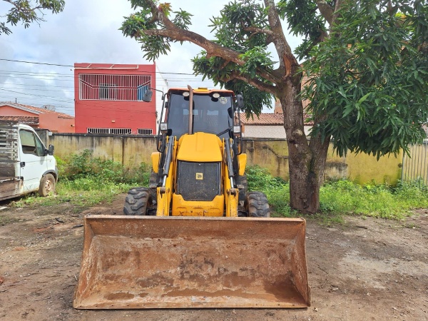 Retroescavadeira JCB 3CX ano 2020