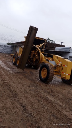 Motoniveladora Caterpillar 120K ano 2012