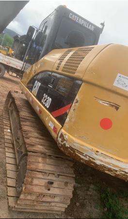 Escavadeira Caterpillar 323 ano 2012 - 323 - Máquinas de Linha Amarela