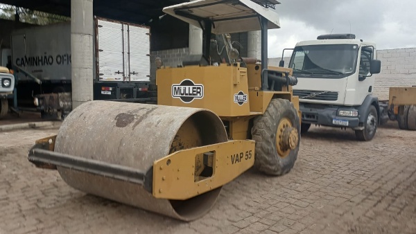 Rolo Compactador Müller VAP55 ano 1982