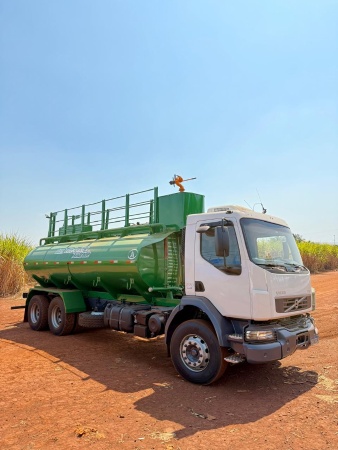 Caminhão Volvo VM 270 ano 2012