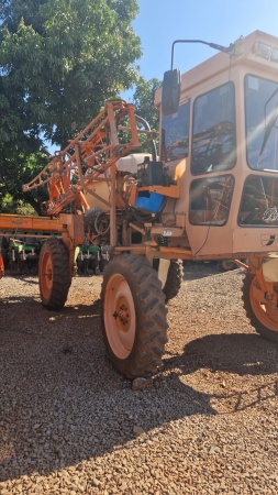 Pulverizador Autopropelido Jacto UNIPORT 2000 ano 2000