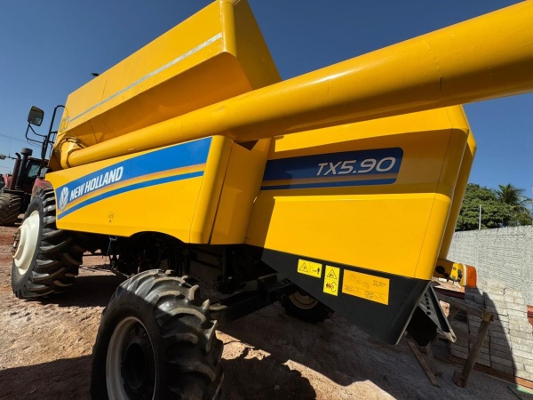 Colheitadeira New Holland tx 5.90 ano 2023