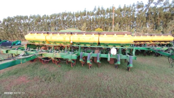Plantadeira John Deere Ccs 2130 ano 2014