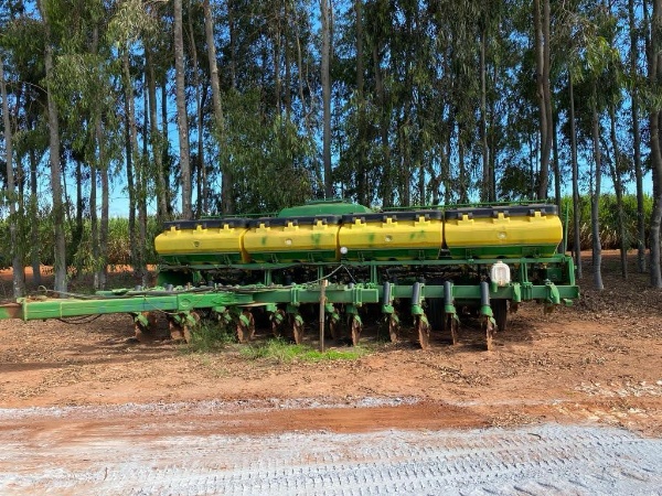 Plantadeira John Deere Ccs 2130 ano 2012