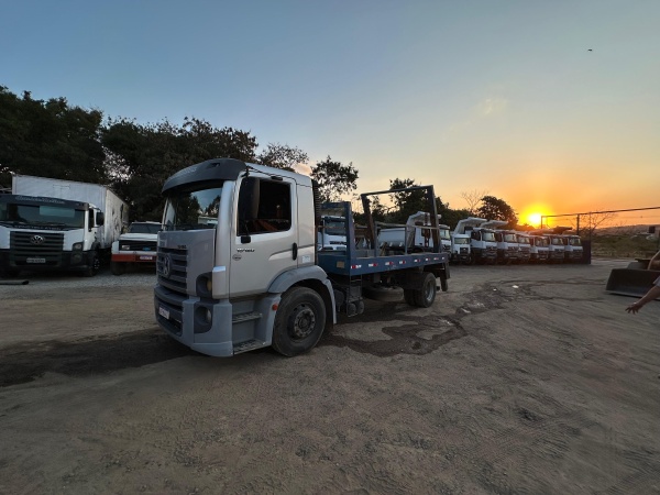 Caminhão Volkswagen 15180 ano 2010