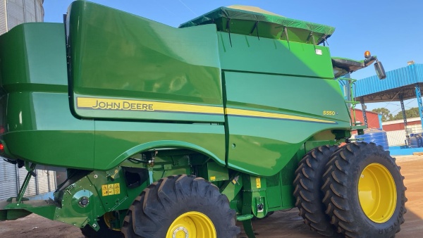 Colheitadeira John Deere JD S550 ano 2024