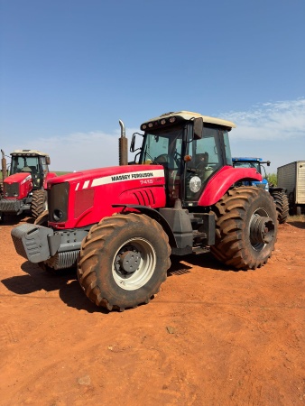 Trator Massey Ferguson MF 7415 ano 2016