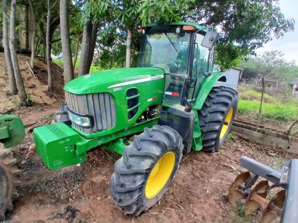 Trator John Deere 6190J ano 2019