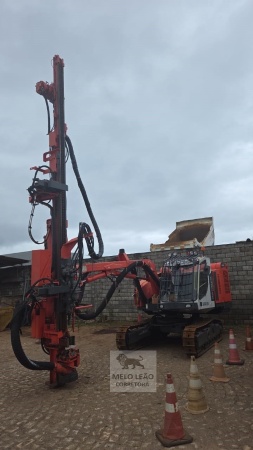Perfuratriz Sandvik DX800 ano 2023