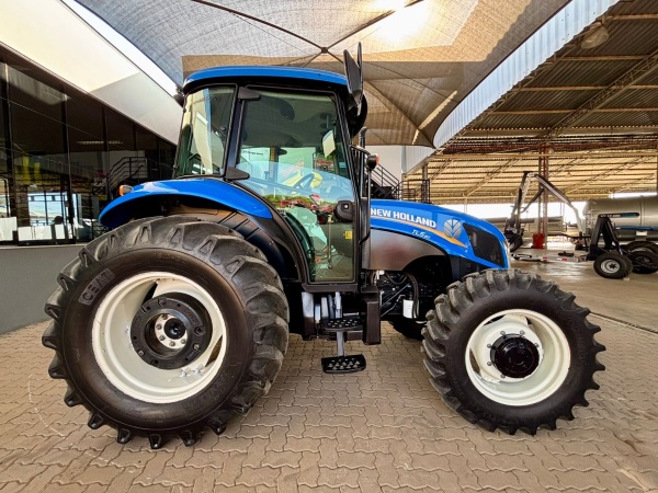 Trator New Holland TL 5.80 ano 2023