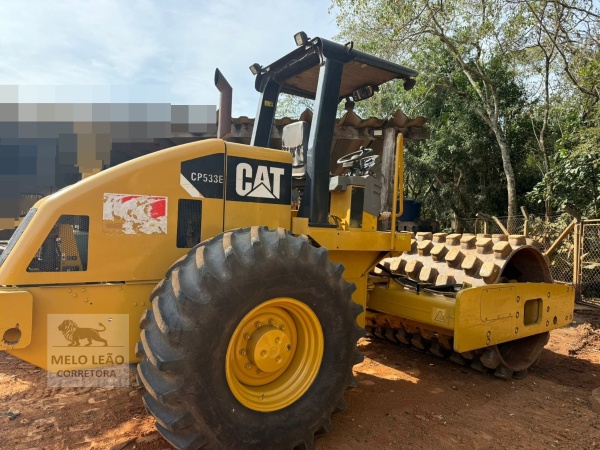 Rolo Compactador Caterpillar CP 533E ano 2012