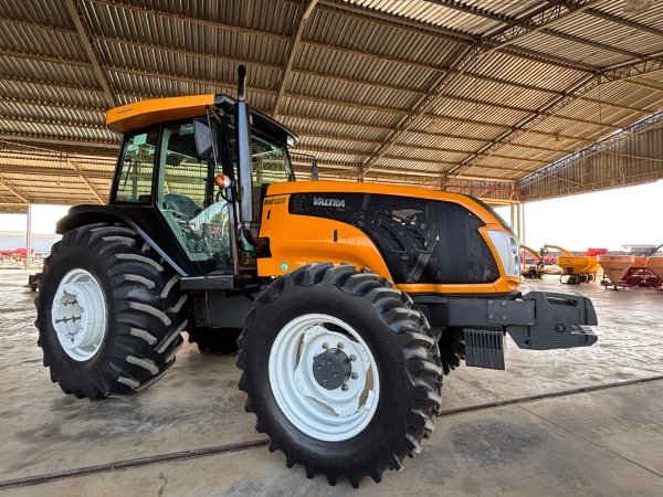 Trator Valtra BM 125 ano 2016