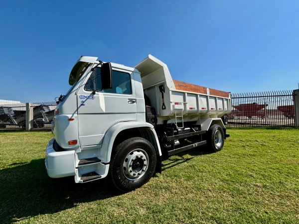 Caminhão Volkswagen 15180 ano 2002