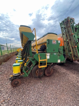 Plantadeira Tatu Marchesan COP 600 FLEX ano 2015