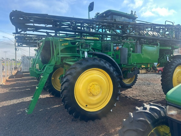 Pulverizador Autopropelido John Deere 4730 ano 2013