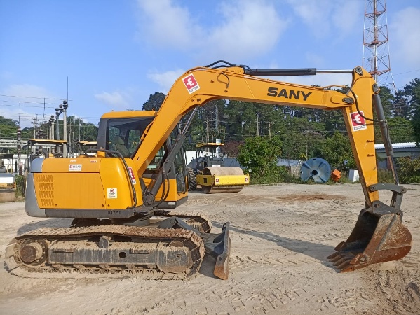 Mini Escavadeira SANY SY75 C ano 2011