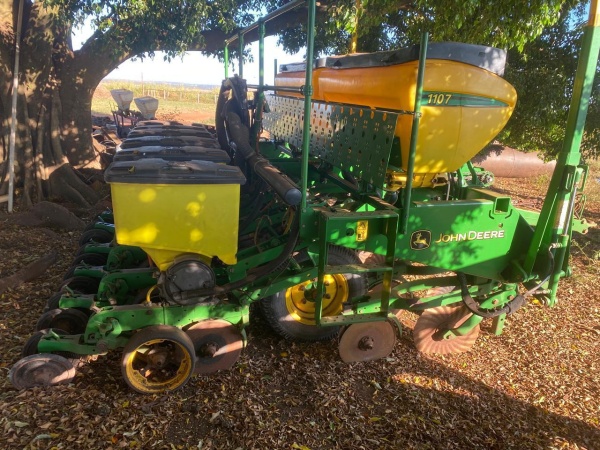 Plantadeira John Deere 1107 ano 2018