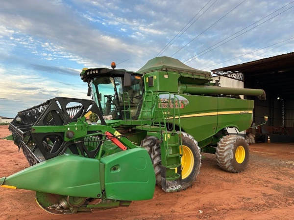 Colheitadeira John Deere S550 ano 2017