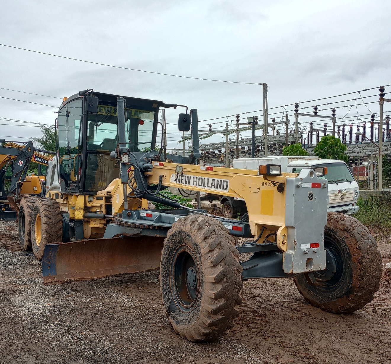 Motoniveladora New Holland RG170.B  ano 2013