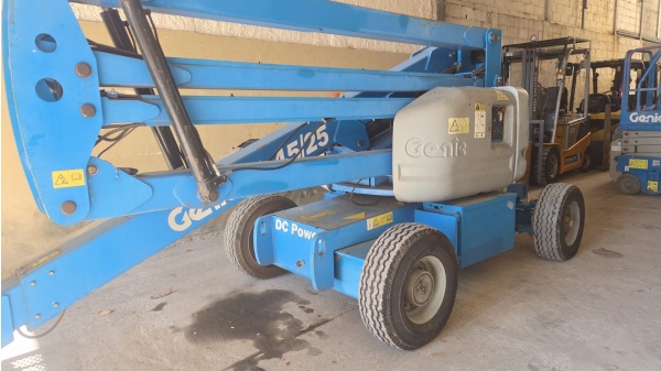 Plataforma Genie  Z-45/25 DC ano 2010 - Z-45/25 DC - Máquinas para Elevação