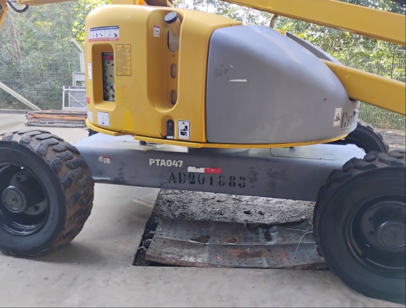 Plataforma HAULOTTE HA 20PX ano 2008
